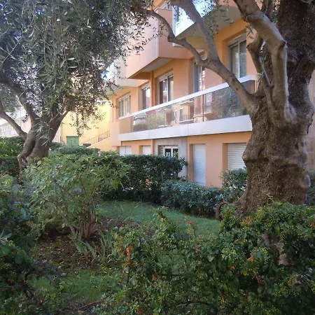 Le Mediterranee Apartment Menton